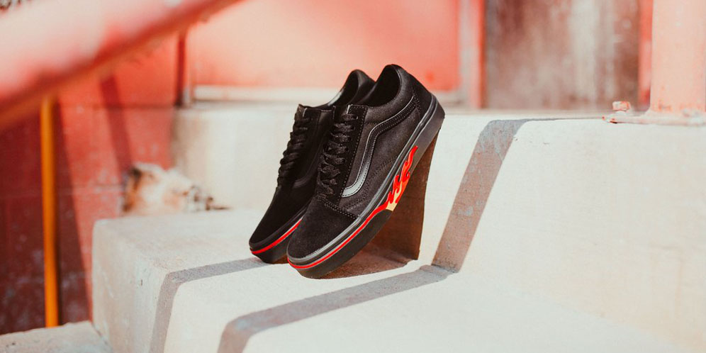 Bro, Lo Wajib Koleksi Vans Flame Wall Ini!
